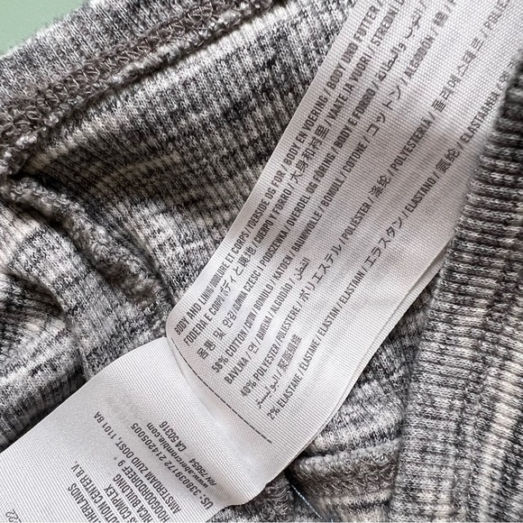 Hollister Cropped Tank Gray Size Small Ribbed Knit Crop Tank Top - Picture 6 of 7